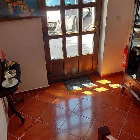 Apartma Pri Gradu *