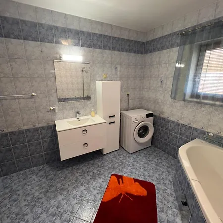 Apartma Pri Gradu *