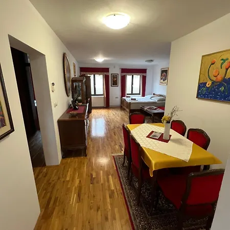 Apartma Pri Gradu * Brežice